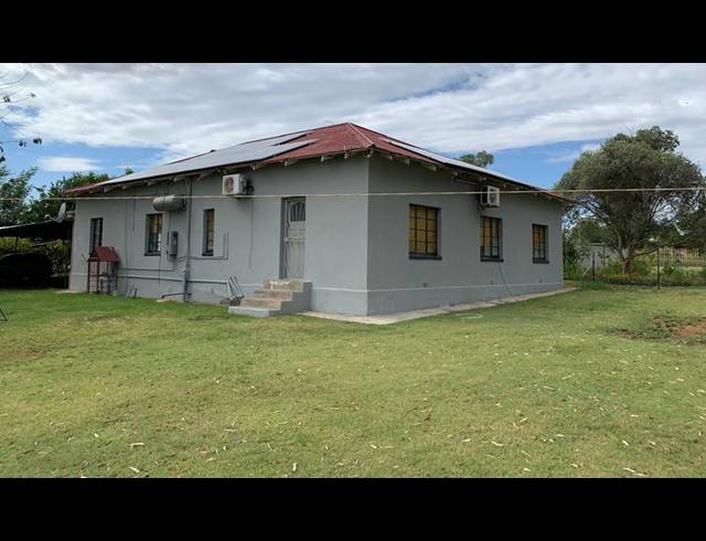 FARM FOR SALE IN LEVINS ESTATE